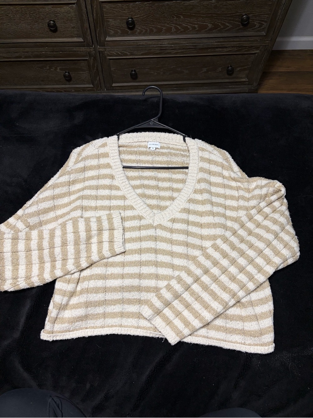 La Hearts Striped V-Neck Sweater - Cream & Tan